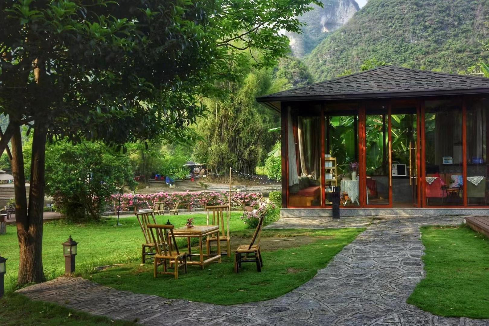 Moondance Boutique Resort Yangshuo Exterior photo