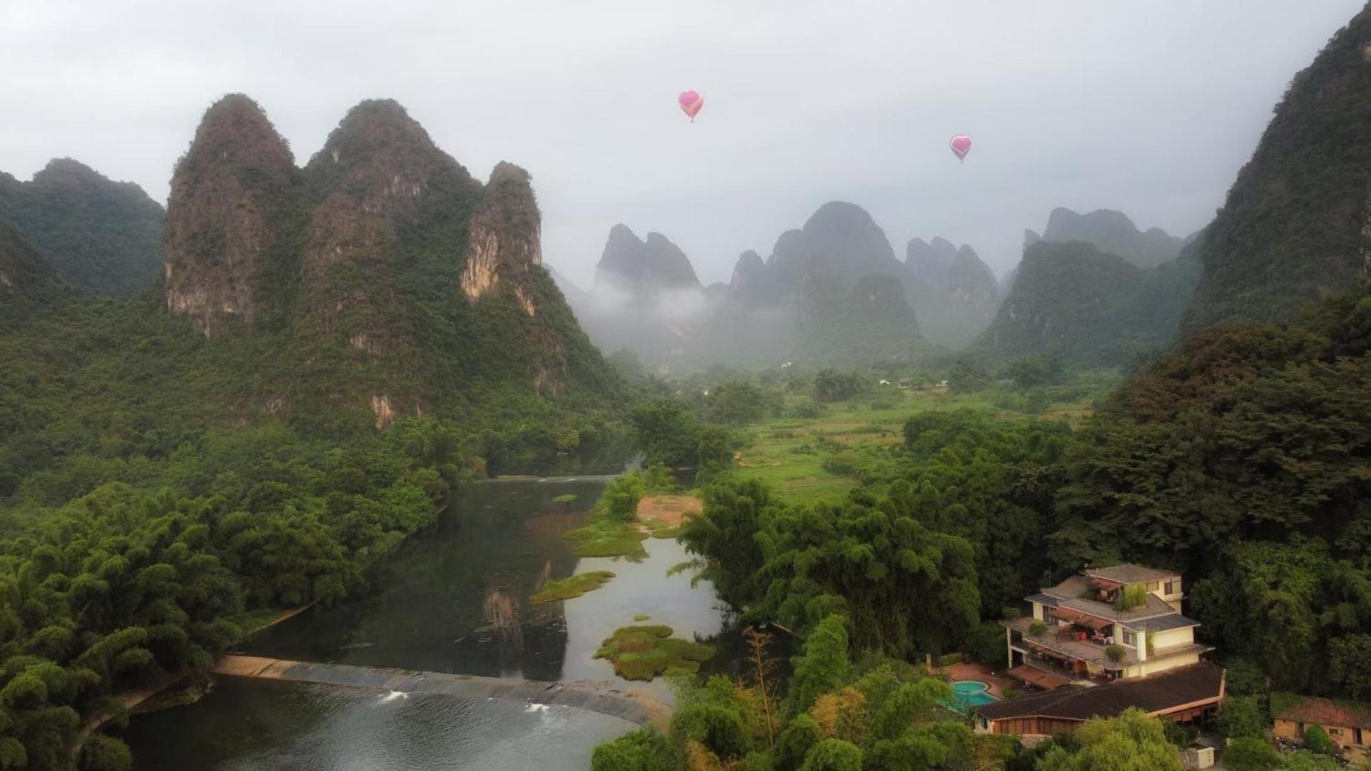 Moondance Boutique Resort Yangshuo Exterior photo